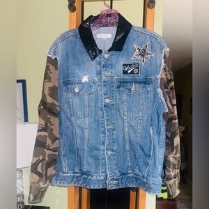 MOUSSY Camo Sleeved Jean Jacket w/ Leather Collar  & and Patches Size: Large